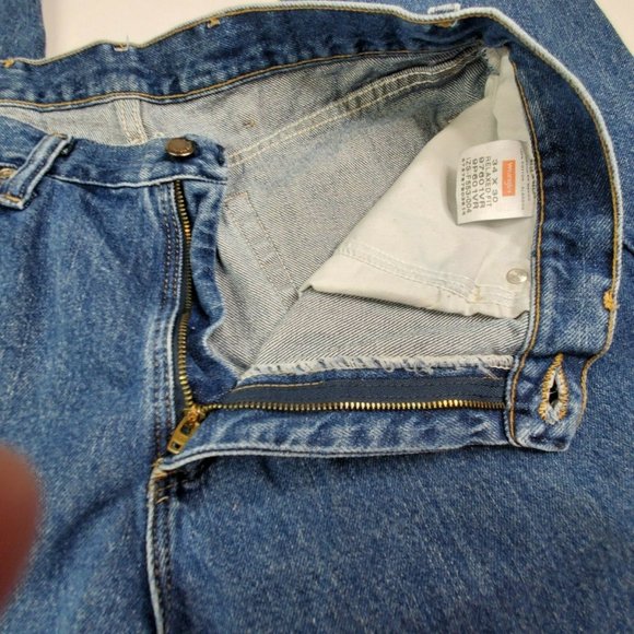 Men's Wrangler Relaxed Fit Jeans 34 x 30 5 Pocket Med. Wash Excellent Condition - Picture 6 of 8